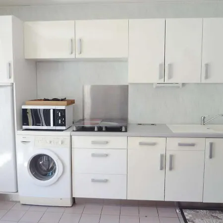 Appartement En Rez-de-jardin Proche Avec Terrasse Et Confort Moderne - Fr-1-387-54 Marseillan (Herault)