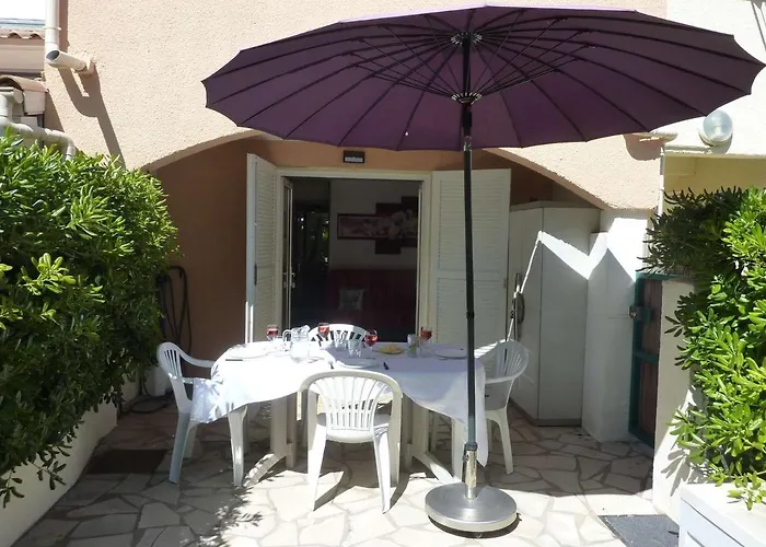 Appartement En Rez-de-jardin Proche Avec Terrasse Et Confort Moderne - Fr-1-387-54 *