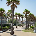 En Rez-de-jardin Proche Avec Terrasse Et Confort Moderne - Fr-1-387-54 *