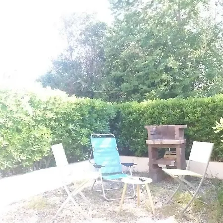 Daire En Rez-de-jardin Proche Avec Terrasse Et Confort Moderne - Fr-1-387-54 *